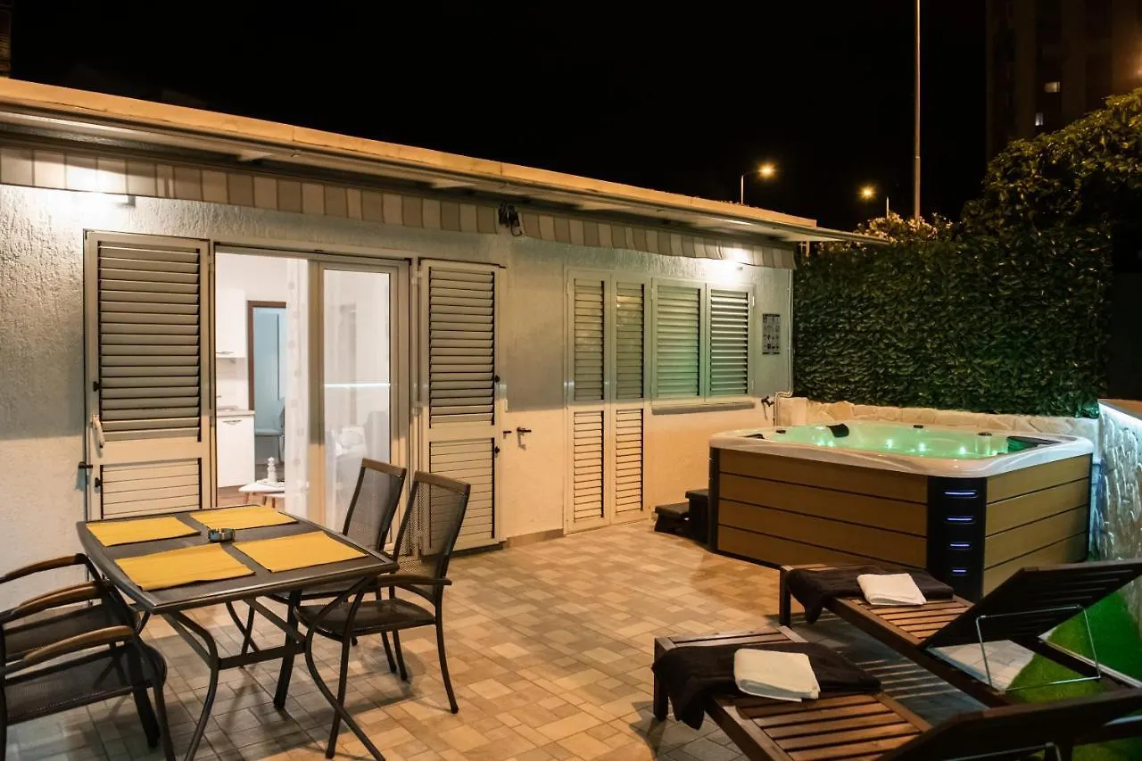 Apartment Pebbles - With Jacuzzi Split Croatia
