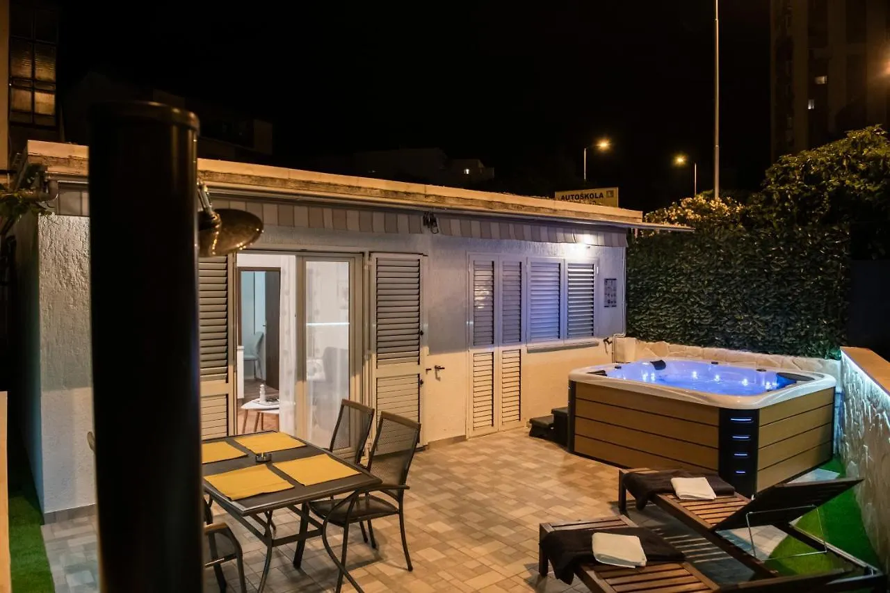 Apartment Pebbles - With Jacuzzi Split Croatia